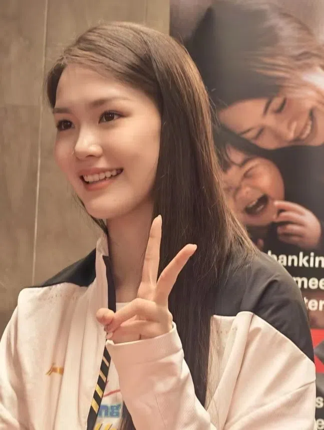 偶像级颜值！泰国羽球美少女放话：以安洗莹为榜样，目标亚运团体夺金