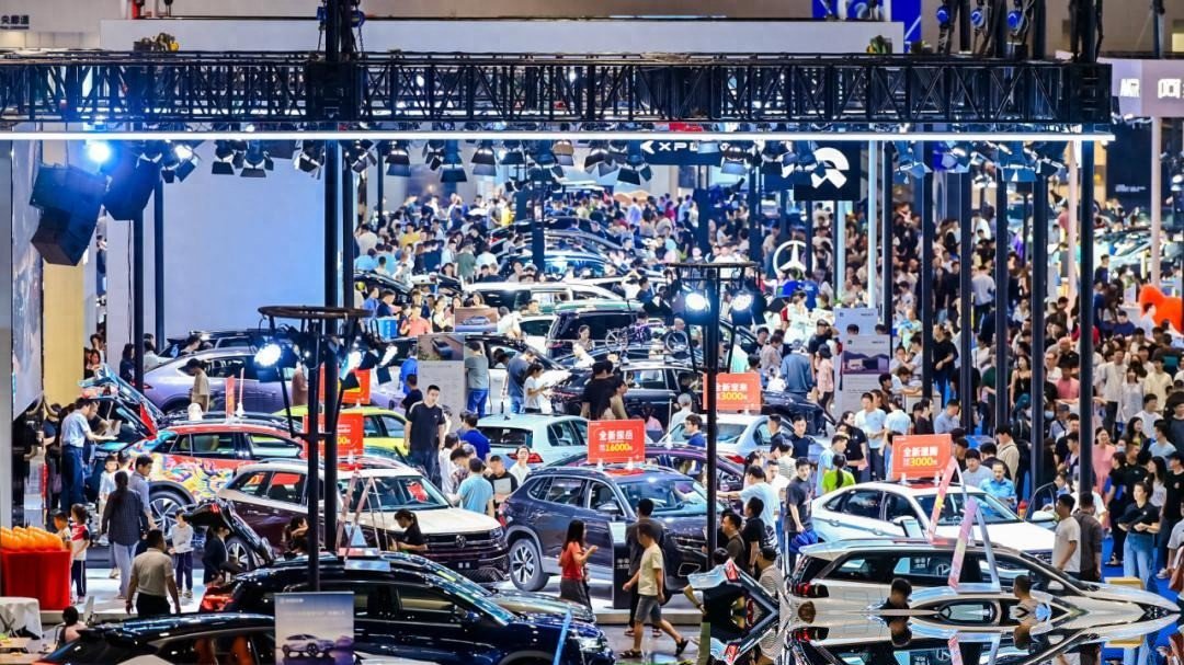 两条汽车命脉，一夜“全断”？中国紧急出手，不是防守是为了超车